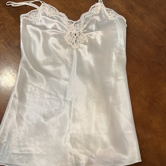 Victoria’s Secret nightgown bridal look - Picture 3 of 7